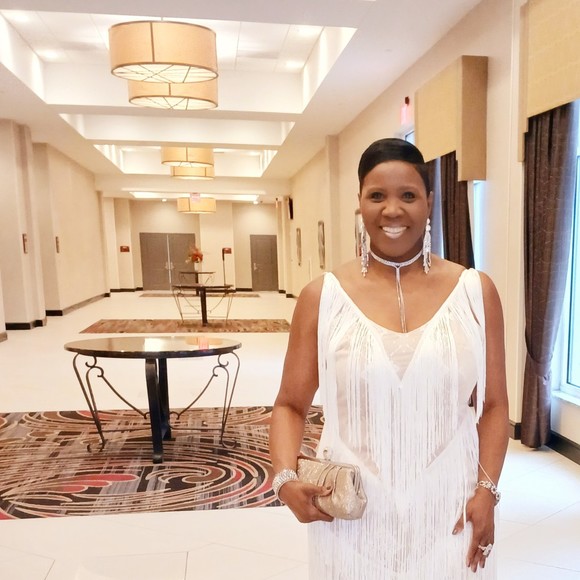 Meet your Posher, Glenda - Picture 1 of 1